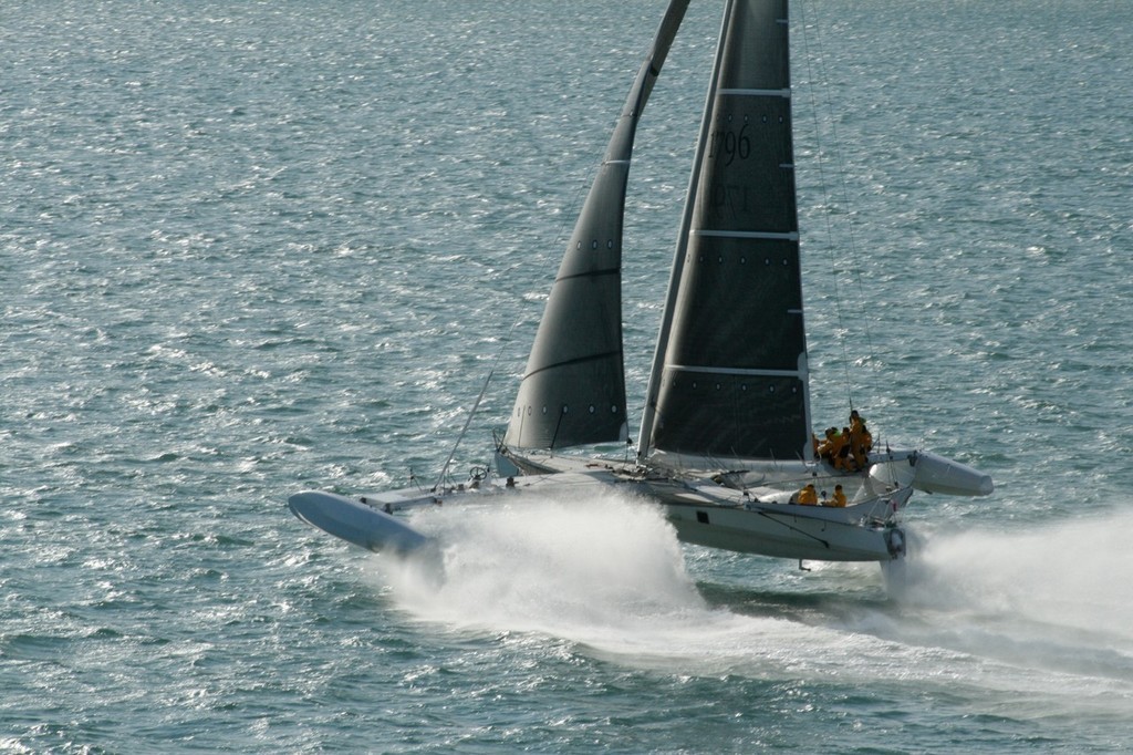 The existing L’Hydroptere on a trial run © Hydroptere.com http://www.Hydroptere.com